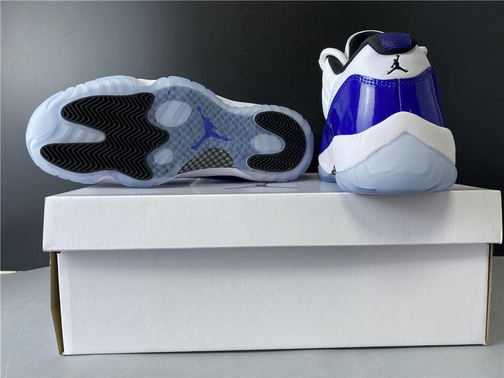 Air Jordan 11 Low WMNS Concord AH7860-100